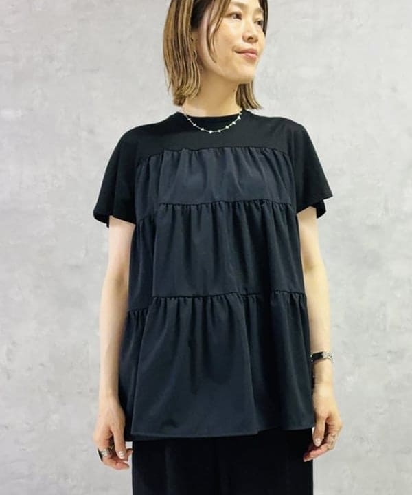 岩沢 珠代さんの「BEAMS WOMEN｜【UVカット】コンビ ティアード プルオーバー」を使ったコーディネート