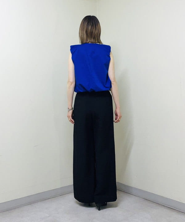 岩沢 珠代さんの「BEAMS WOMEN｜バルーン タフタ ブラウス」を使ったコーディネート