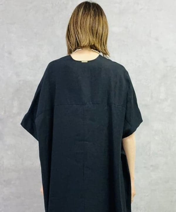 岩沢 珠代さんの「BEAMS WOMEN｜リネン カフタン ワンピース」を使ったコーディネート