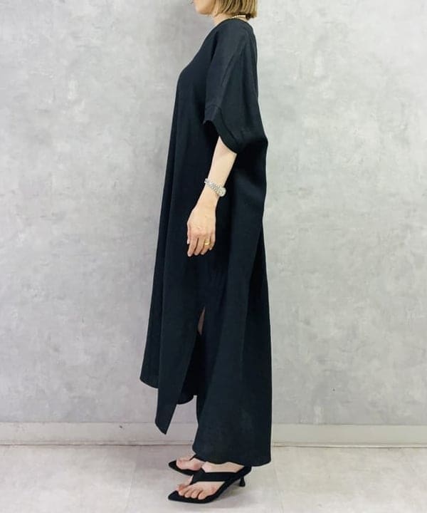 岩沢 珠代さんの「BEAMS WOMEN｜リネン カフタン ワンピース」を使ったコーディネート