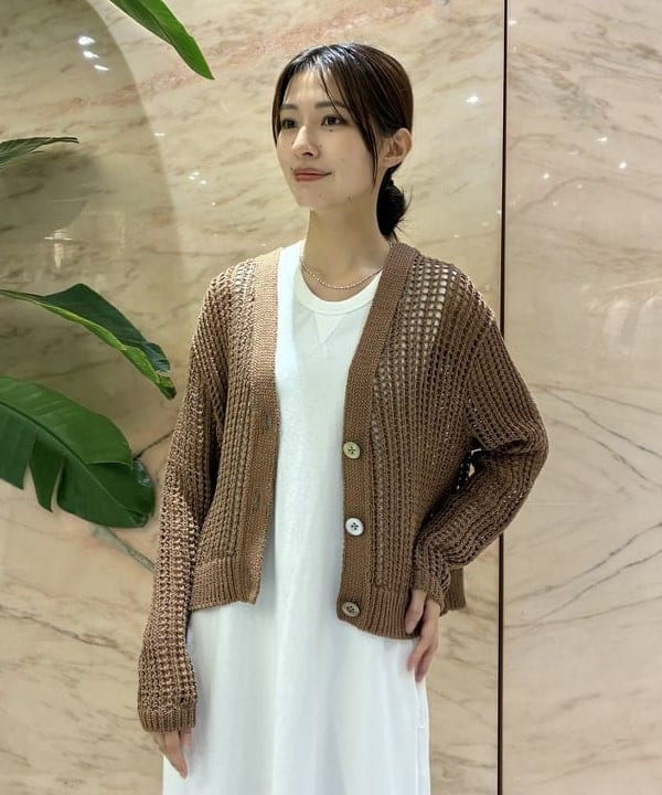 茂野 真楓さんの「BEAMS WOMEN｜3ゲージ コットン メッシュ カーディガン」を使ったコーディネート