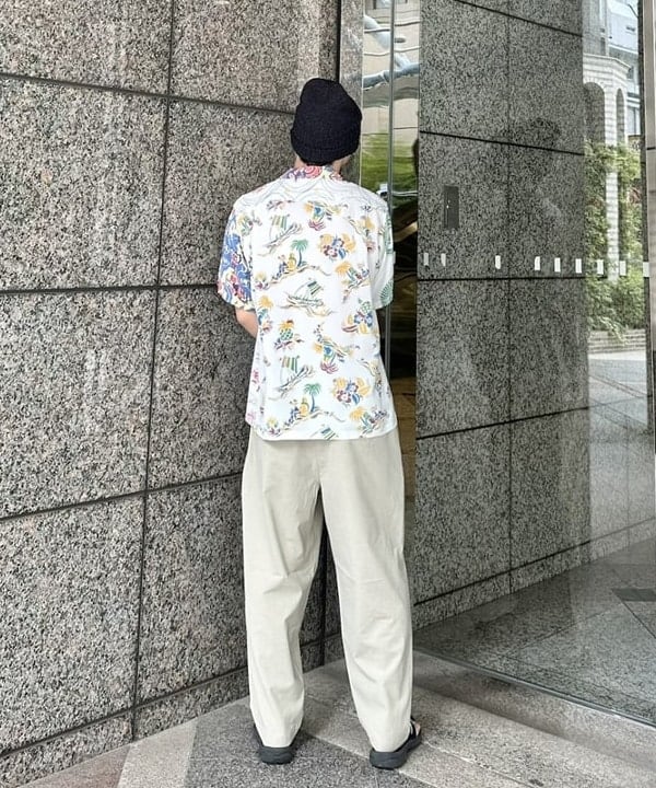吉田 洸輝さんの「BEAMS WOMEN｜【別注】SUN SURF / クレイジー アロハシャツ 26SS」を使ったコーディネート