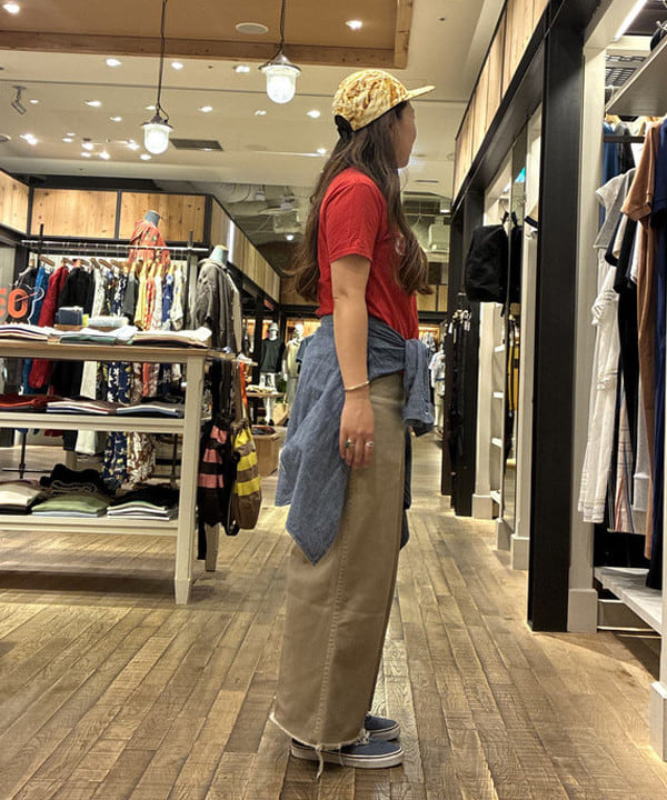 サイトウ　トモミさんの「BEAMS WOMEN｜【別注】BUZZ RICKSON'S / シャンブレー ロングスリーブ シャツ」を使ったコーディネート