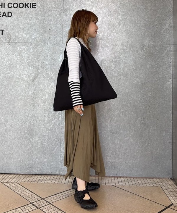 まゆちゃんさんの「BEAMS WOMEN｜イレギュラー ヘム カット スカート」を使ったコーディネート