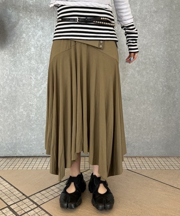 まゆちゃんさんの「BEAMS WOMEN｜イレギュラー ヘム カット スカート」を使ったコーディネート