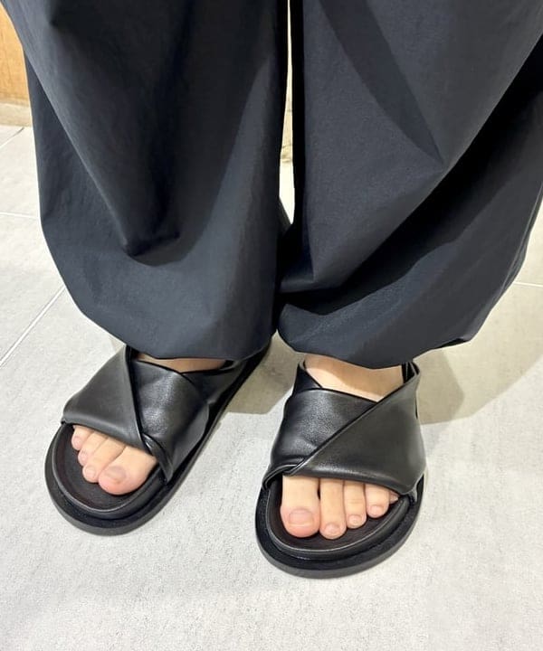 ヒライさんの「BEAMS WOMEN｜ドロスト タフタ パンツ」を使ったコーディネート