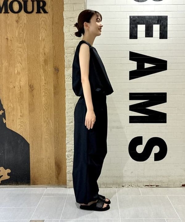 ヒライさんの「BEAMS WOMEN｜ドロスト タフタ パンツ」を使ったコーディネート