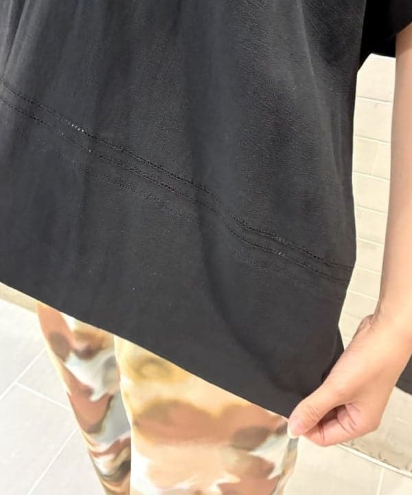 ヒライさんの「BEAMS WOMEN｜コットン Vネック ブラウス」を使ったコーディネート