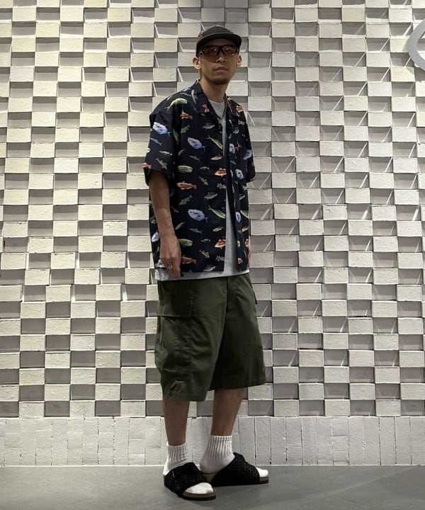 山本 泰紀さんの「BEAMS WOMEN｜【別注】Columbia / PFG 総柄シャツ」を使ったコーディネート
