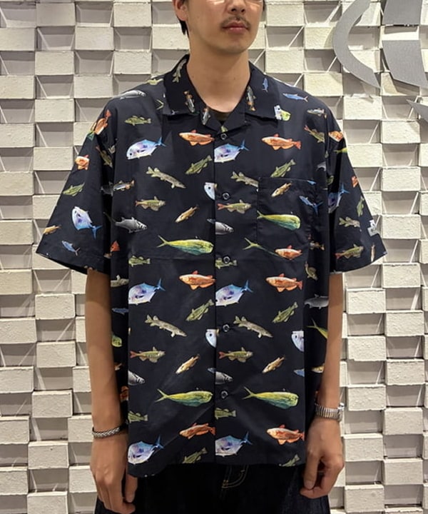 rogiさんの「BEAMS WOMEN｜【別注】Columbia / PFG 総柄シャツ」を使ったコーディネート