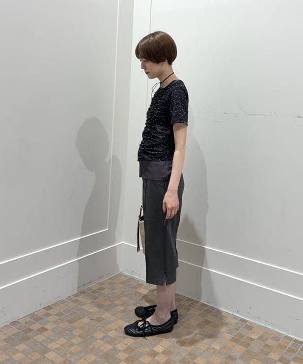 森本 理絵さんの「BEAMS WOMEN｜タンクトップ レイヤード リブ カーディガン」を使ったコーディネート