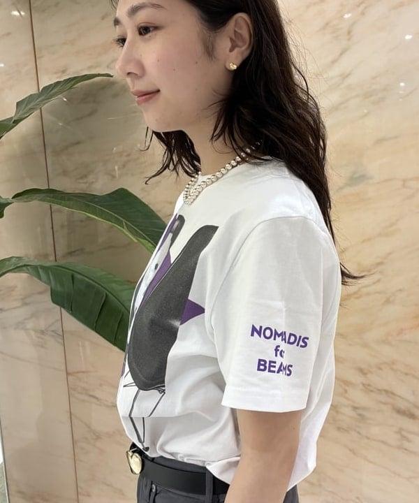 坂本 涼花さんの「BEAMS WOMEN｜【別注】NOMADIS / for Dog Lovers Tシャツ」を使ったコーディネート