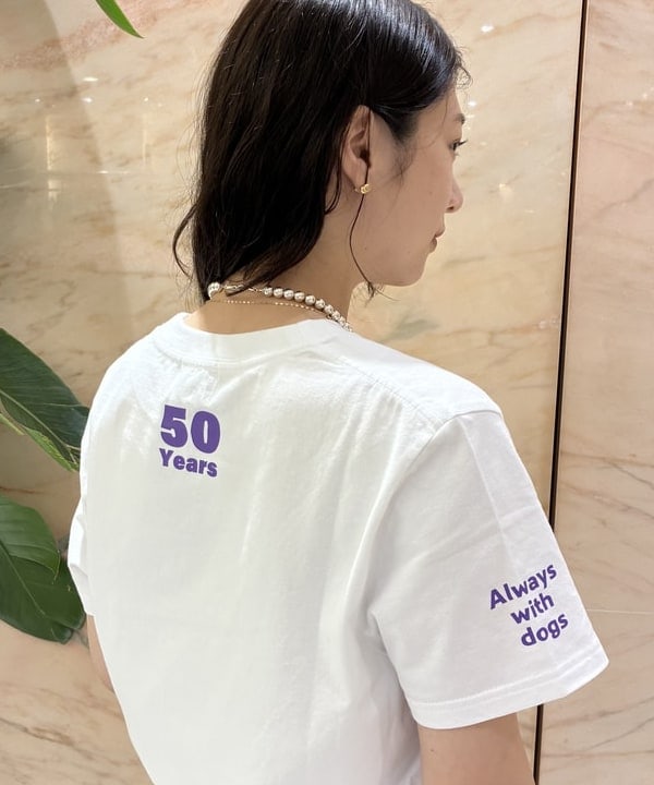 坂本 涼花さんの「BEAMS WOMEN｜【別注】NOMADIS / for Dog Lovers Tシャツ」を使ったコーディネート
