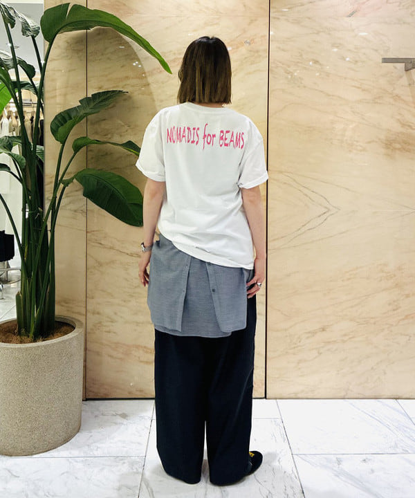 岩沢 珠代さんの「BEAMS WOMEN｜【別注】NOMADIS / for Dog Lovers Tシャツ」を使ったコーディネート