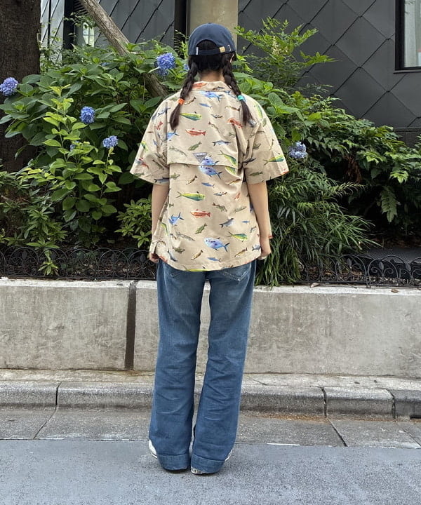 ばるたんさんの「BEAMS WOMEN｜【別注】Columbia / グラフィック Tシャツ」を使ったコーディネート