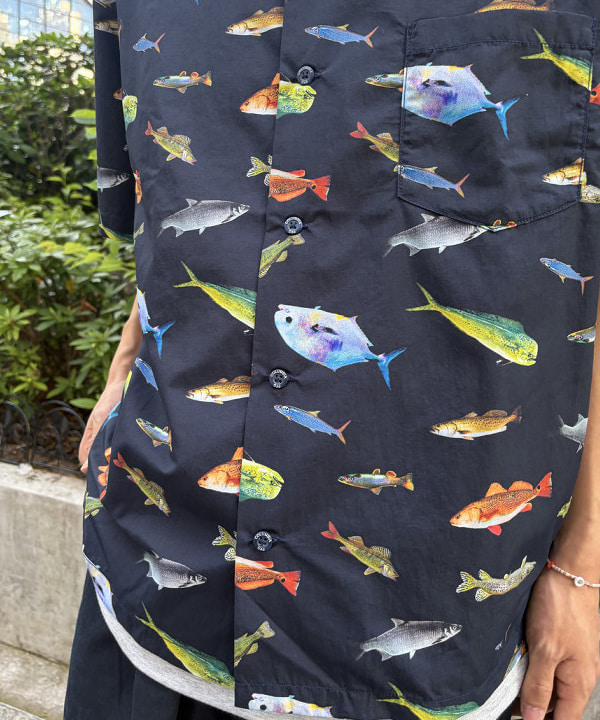 深澤 琥太郎さんの「BEAMS WOMEN｜【別注】Columbia / PFG 総柄シャツ」を使ったコーディネート