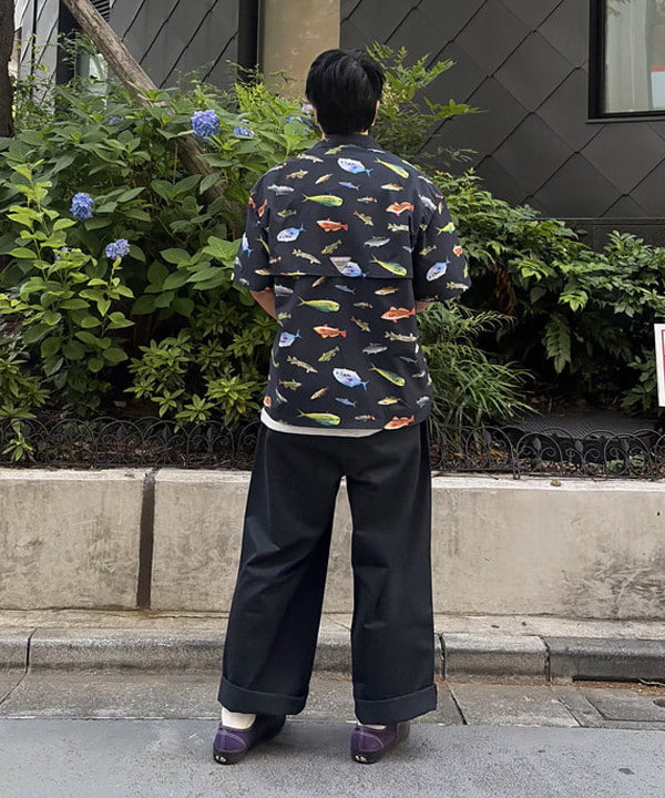 深澤 琥太郎さんの「BEAMS WOMEN｜【別注】Columbia / PFG 総柄シャツ」を使ったコーディネート