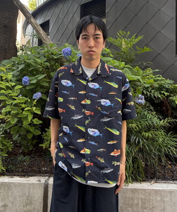 深澤 琥太郎さんの「BEAMS WOMEN｜【別注】Columbia / PFG 総柄シャツ」を使ったコーディネート