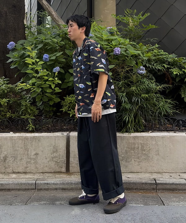深澤 琥太郎さんの「BEAMS WOMEN｜【別注】Columbia / PFG 総柄シャツ」を使ったコーディネート