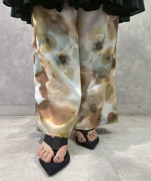 塚越 有紀さんの「BEAMS WOMEN｜【別注】MARIHA / エンジェルのミニワンピース」を使ったコーディネート