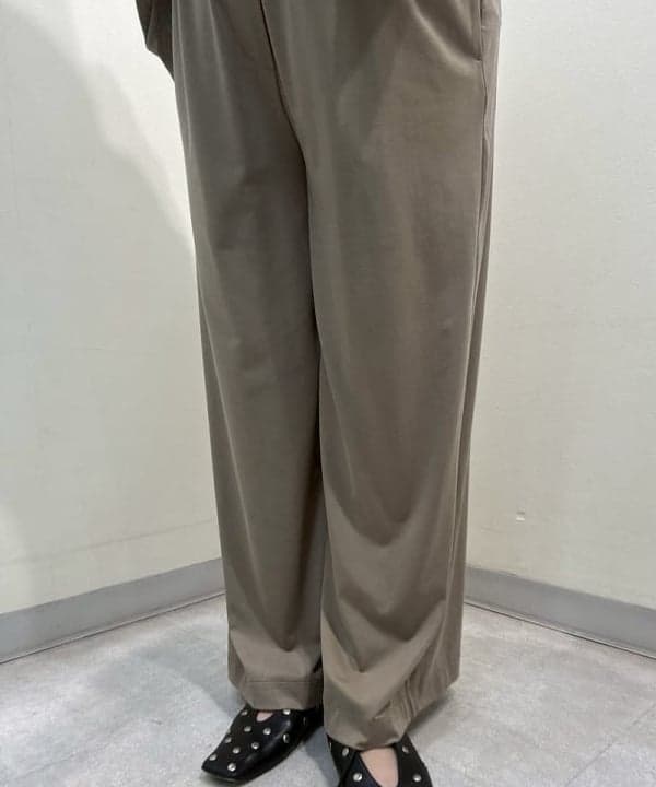 塚越 有紀さんの「BEAMS WOMEN｜A VACATION / BREAD M PAISLEY トートバッグ」を使ったコーディネート
