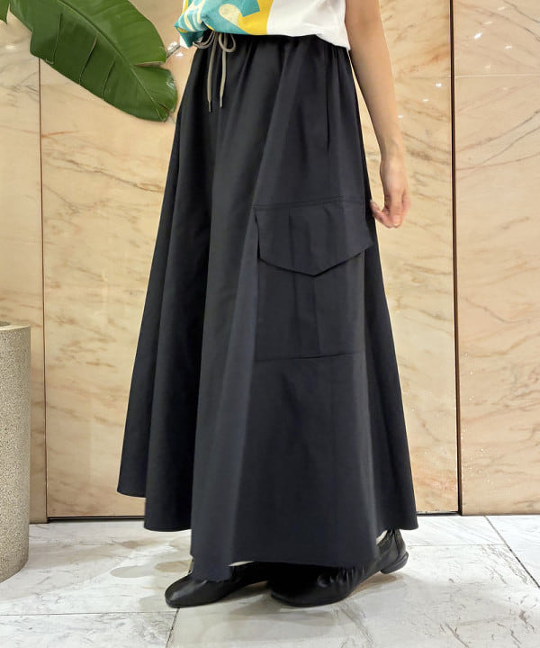 茂野 真楓さんの「BEAMS WOMEN｜【別注】NOMADIS / for Dog Lovers Tシャツ」を使ったコーディネート