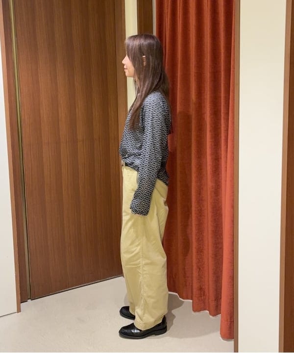 にしだてさんの「BEAMS WOMEN｜2WAY フラワー バンダナ」を使ったコーディネート