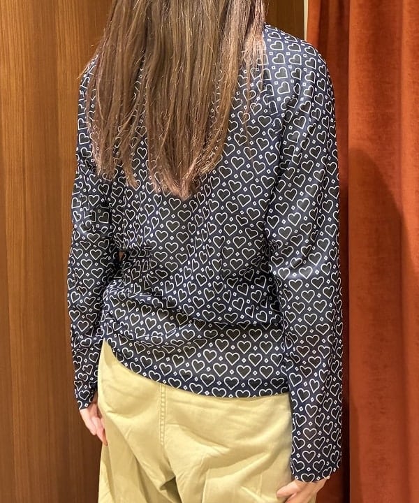 にしだてさんの「BEAMS WOMEN｜2WAY フラワー バンダナ」を使ったコーディネート
