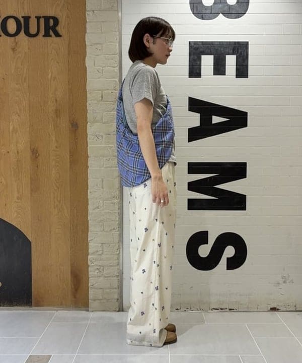 マツミヤさんの「BEAMS WOMEN｜【別注】WAREHOUSE & CO. / ステンシル13 Tシャツ」を使ったコーディネート