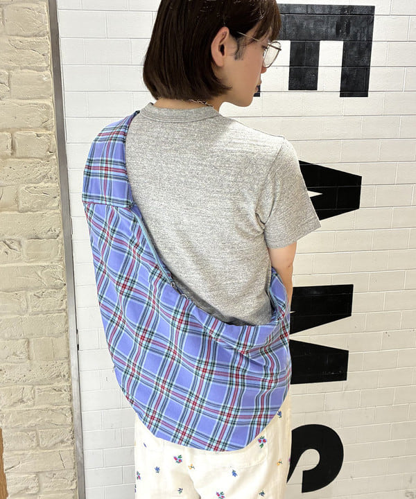 マツミヤさんの「BEAMS WOMEN｜【別注】WAREHOUSE & CO. / ステンシル13 Tシャツ」を使ったコーディネート