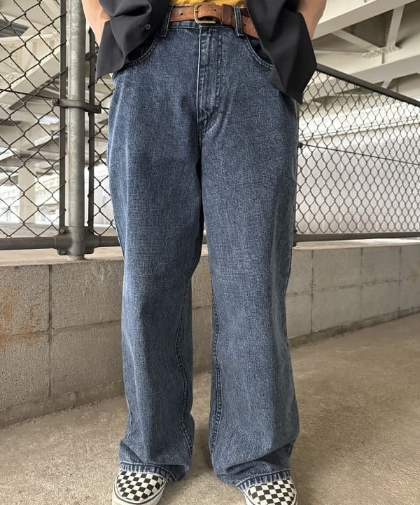 しゅうとさんの「BEAMS WOMEN｜NEO BLUE / Super Baggy Jeans」を使ったコーディネート