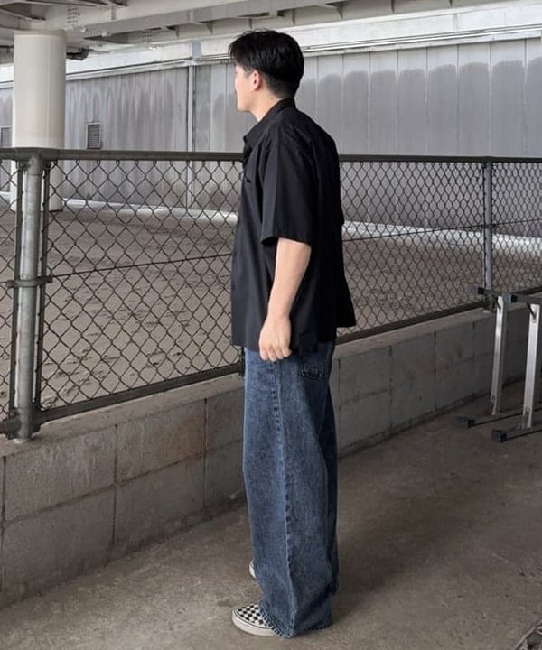 しゅうとさんの「BEAMS WOMEN｜NEO BLUE / Super Baggy Jeans」を使ったコーディネート