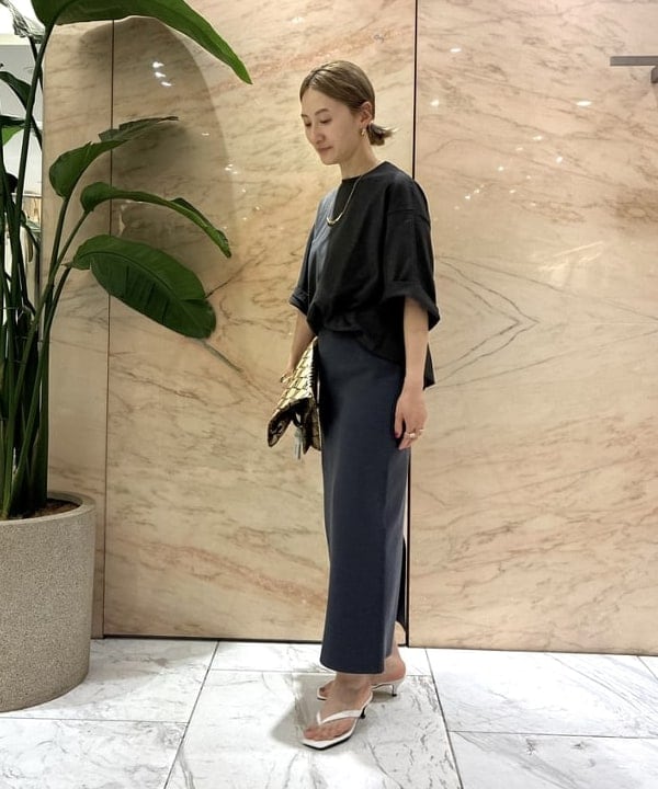 越智 里美さんの「BEAMS WOMEN｜AK+1 / ビッグ Tシャツ」を使ったコーディネート