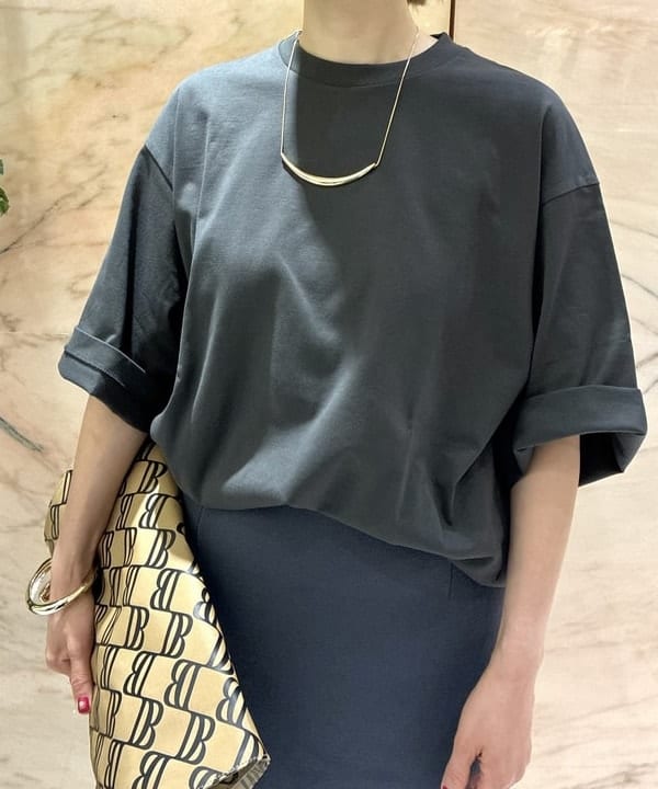 越智 里美さんの「BEAMS WOMEN｜AK+1 / ビッグ Tシャツ」を使ったコーディネート
