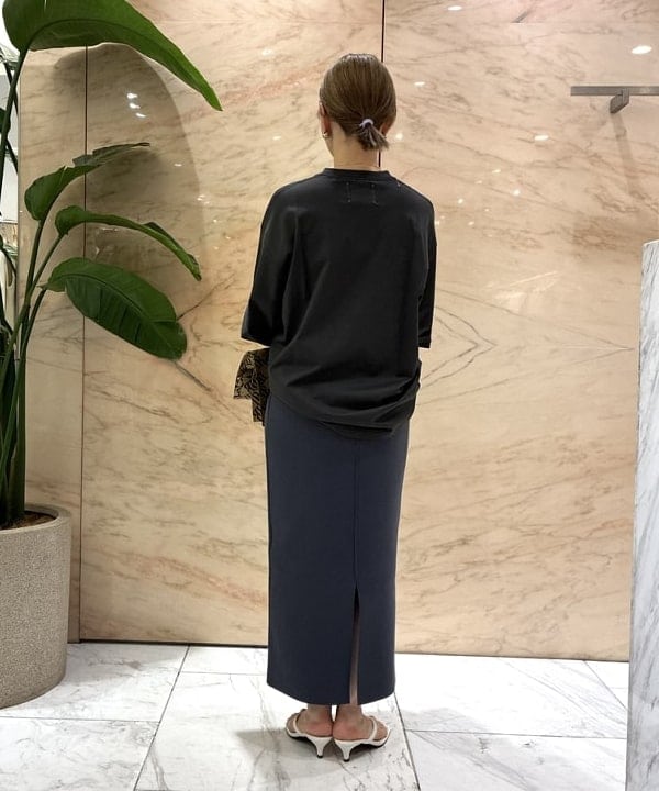 越智 里美さんの「BEAMS WOMEN｜AK+1 / ビッグ Tシャツ」を使ったコーディネート