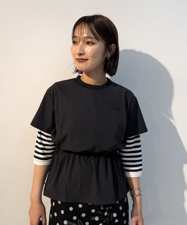 松本 佳菜子さんの「BEAMS WOMEN｜サテン ホーボ ーバッグ」を使ったコーディネート