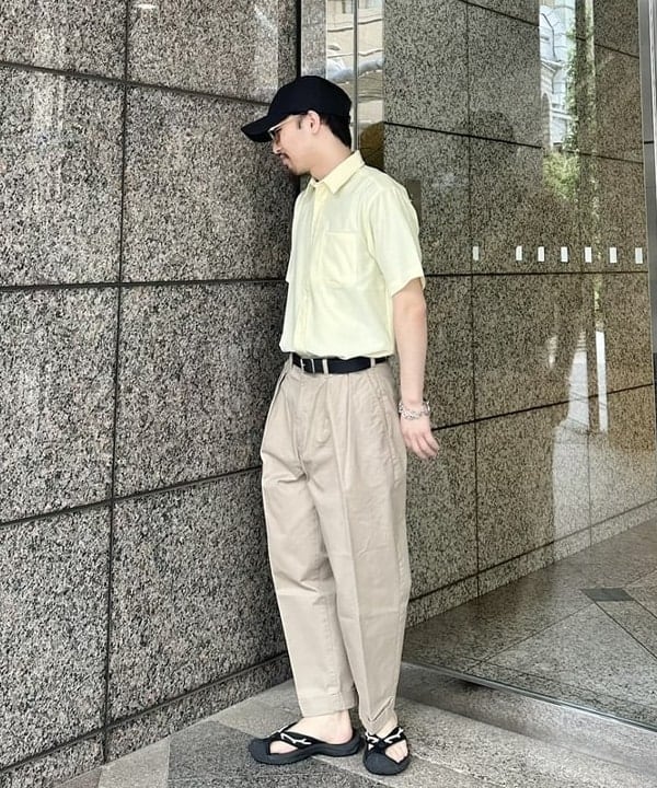 吉田 洸輝さんの「BEAMS WOMEN｜BEAMS PLUS｜2 Pleats Tapered Twill｜メンズ  チノパン｜オールシーズン」を使ったコーディネート