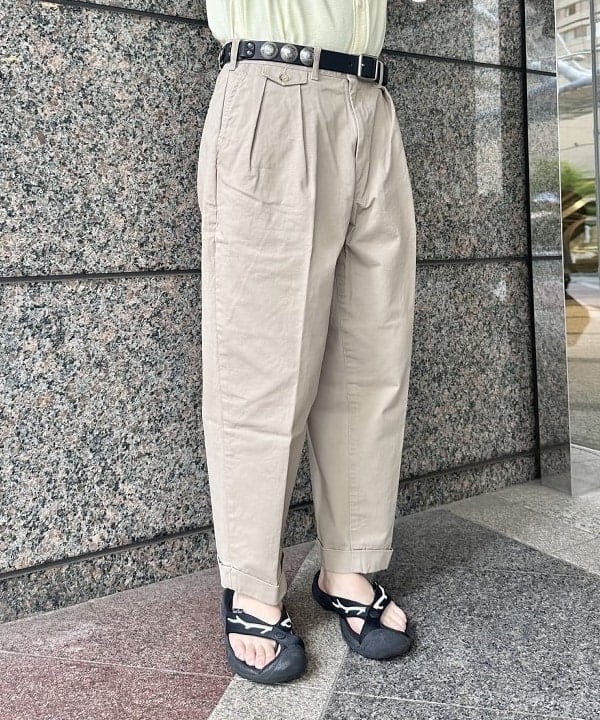 吉田 洸輝さんの「BEAMS WOMEN｜BEAMS PLUS｜2 Pleats Tapered Twill｜メンズ  チノパン｜オールシーズン」を使ったコーディネート