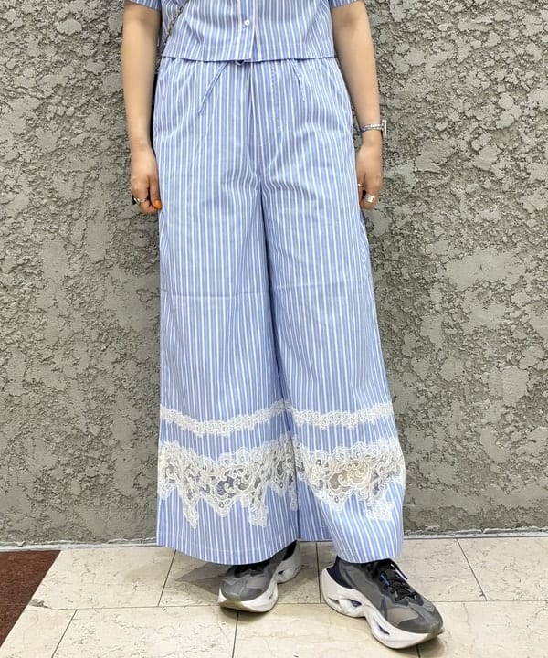 マツモト アカネさんの「BEAMS WOMEN｜カットワーク レース シャツ」を使ったコーディネート