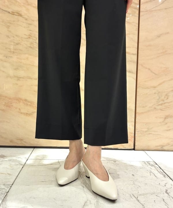 越智 里美さんの「BEAMS WOMEN｜ワイド ヘム ギャザー ノースリーブ ブラウス」を使ったコーディネート