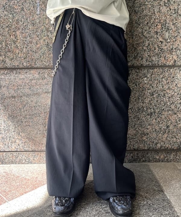 菊田 悠さんの「BEAMS WOMEN｜マイクロ ボーダー Tシャツ【ワイドフィット】」を使ったコーディネート