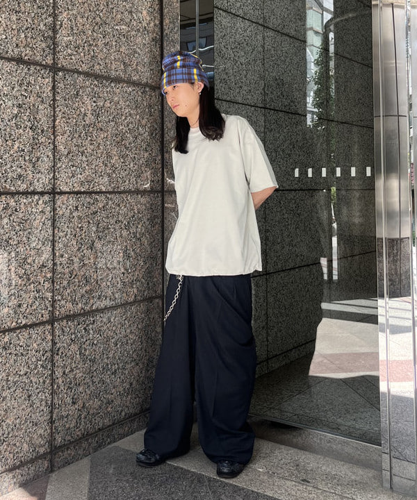 菊田 悠さんの「BEAMS WOMEN｜マイクロ ボーダー Tシャツ【ワイドフィット】」を使ったコーディネート