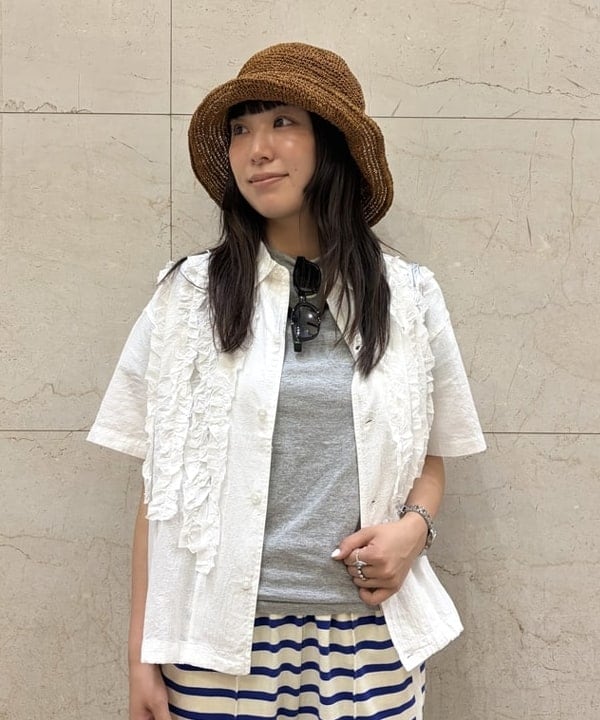 ばるたんさんの「BEAMS WOMEN｜ドビー フリル ショートスリーブ シャツ」を使ったコーディネート