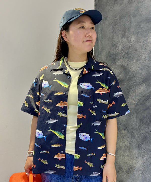 サイトウ　トモミさんの「BEAMS WOMEN｜【別注】Columbia / PFG 総柄シャツ」を使ったコーディネート