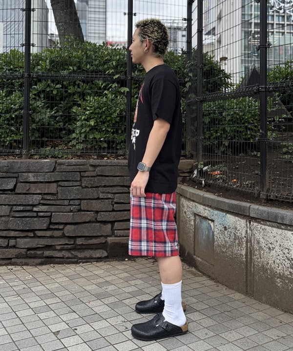 KUROCHANさんの「BEAMS WOMEN｜【別注】BIRKENSTOCK / BOSTON &ldquo;BONE PATTERN&rdquo; Smooth BLACK」を使ったコーディネート