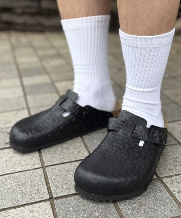 KUROCHANさんの「BEAMS WOMEN｜【別注】BIRKENSTOCK / BOSTON &ldquo;BONE PATTERN&rdquo; Smooth BLACK」を使ったコーディネート
