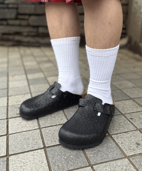 KUROCHANさんの「BEAMS WOMEN｜【別注】BIRKENSTOCK / BOSTON &ldquo;BONE PATTERN&rdquo; Smooth BLACK」を使ったコーディネート