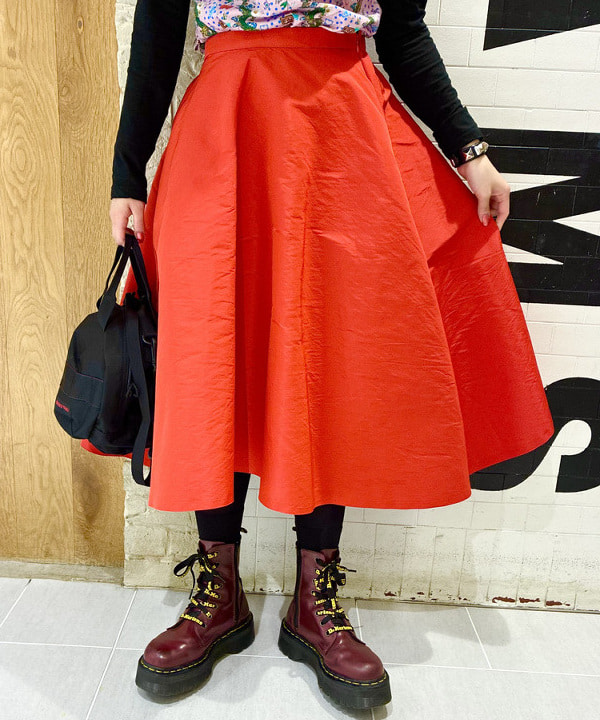りかちょび/岸本梨佳さんの「BEAMS WOMEN｜【別注】BRIEFING &times; BEAMS BOY / ヘルメット バッグ」を使ったコーディネート