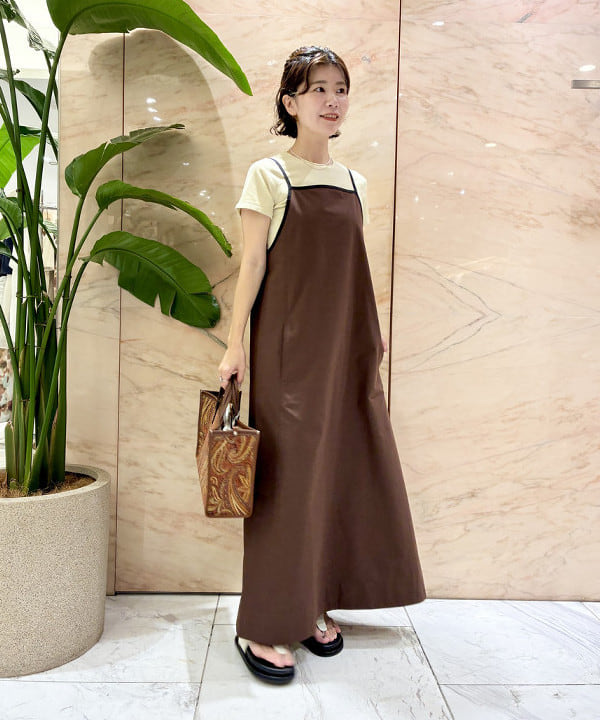 AONO SHIKAMAさんの「BEAMS WOMEN｜ブークレ クルーネック Tシャツ」を使ったコーディネート
