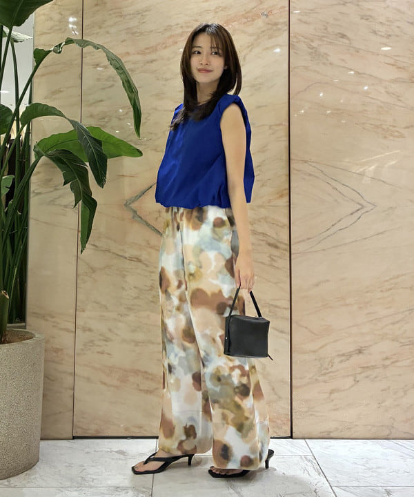 茂野 真楓さんの「BEAMS WOMEN｜バルーン タフタ ブラウス」を使ったコーディネート